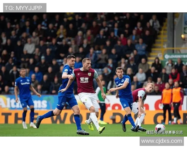 足球明星赛后狂欢舞动激情展现胜利喜悦与团队精神